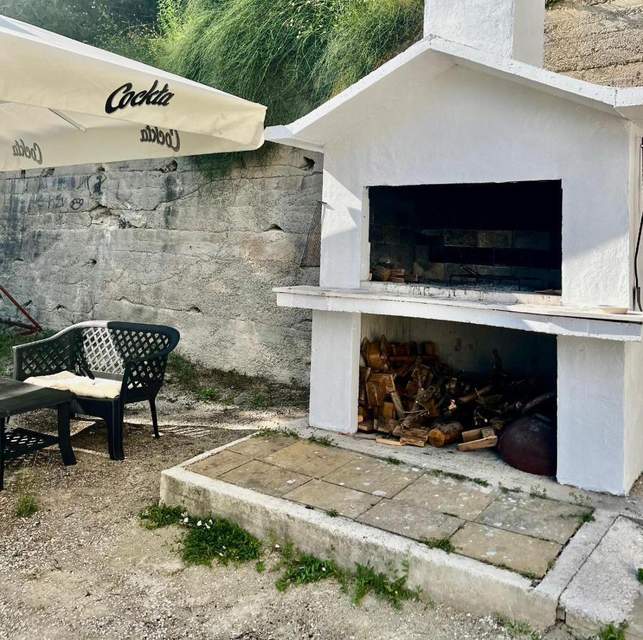 Apartmani Branko Vojnovic Omis Bagian luar foto