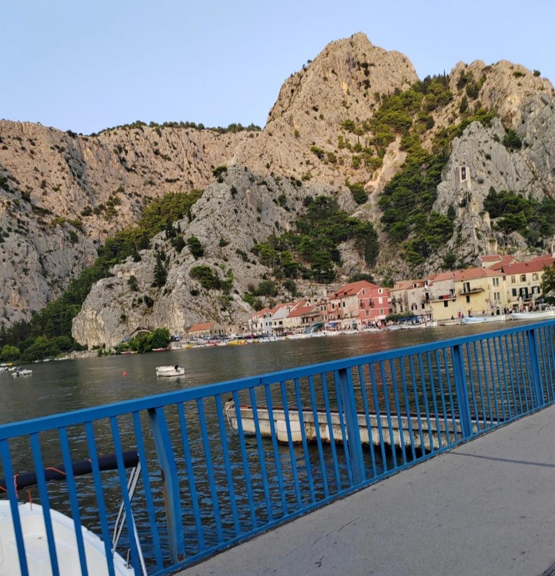 Apartmani Branko Vojnovic Omis Bagian luar foto