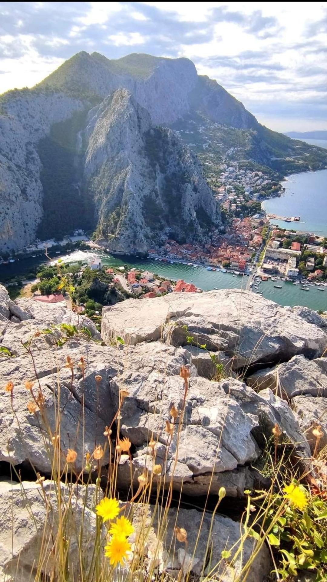 Apartmani Branko Vojnovic Omis Bagian luar foto