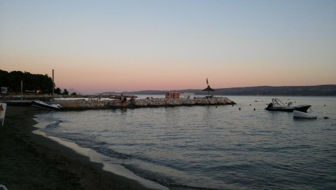 Apartmani Branko Vojnovic Omis Bagian luar foto