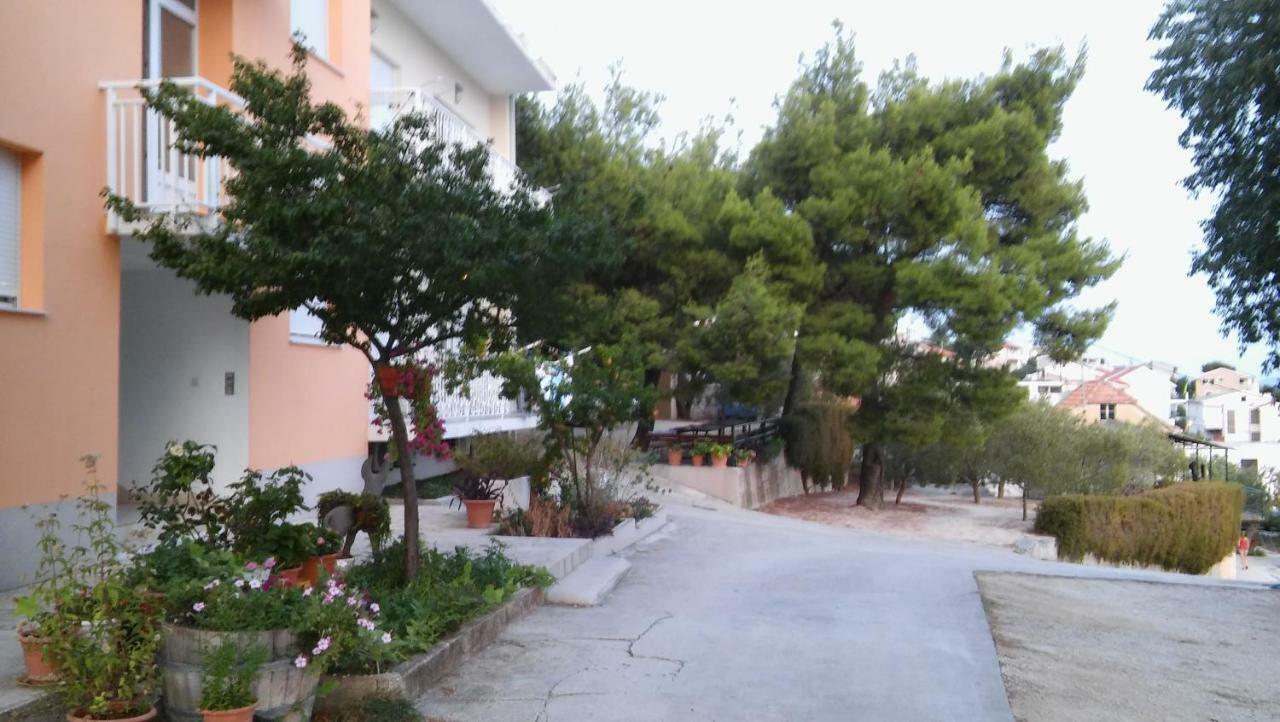 Apartmani Branko Vojnovic Omis Bagian luar foto